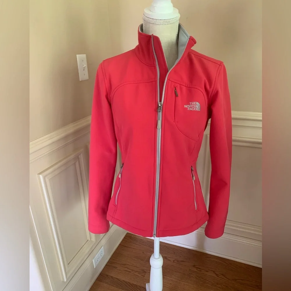 The North Face Women's Pink Bomber Jacket - Picture 1 of 15